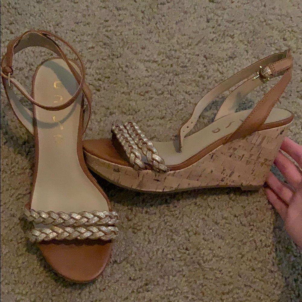 Wedges with gold braids